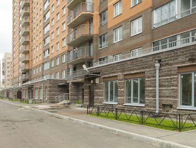 Оформление фасада корпуса 2. Фото от 27.07.2015 г.