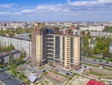 Вид сверху на внутренний двор дома. Аэрофотосьемка от 21.05.2017 года.