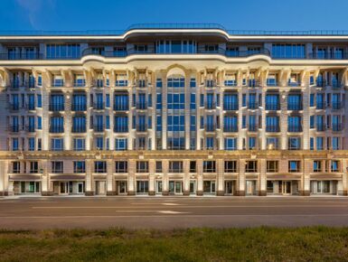 Прототипом внешнего облика здания, послужил стиль домов Парижа девятнадцатого века..