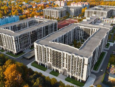 Проект состоит из трех очередей, в каждой из которых по два 9-этажных корпуса и подземный паркинг.